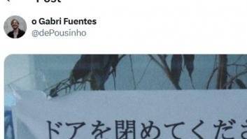 El cartel que han colocado en una puerta es para exponerlo en más de una escuela de marketing