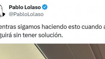 Capta lo que hacen muchos pasajeros nada más aterrizar el avión: una imagen vale más que mil palabras