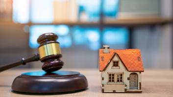 Un miembro de la nobleza deja un millón de euros de herencia a su abogado y nada a sus hermanas: el juez dicta sentencia por presunta estafa