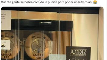 El cartel que ha puesto un restaurante para que nadie se choque con la puerta es de 5 estrellas