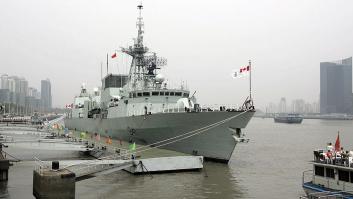 El sorprendente mensaje de un buque chino a otro canadiense al que rastreaba