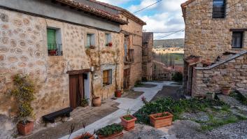 Ni Sigüenza ni Atienza: el pueblo de Guadalajara que te transporta a la típica ciudad medieval amurallada