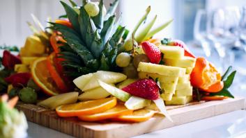 Lavar la fruta en el grifo no es suficiente: un experto sentencia el gran error que puede poner en riesgo la salud