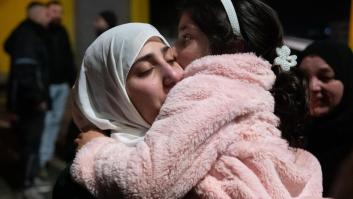 La alegría de quienes regresan: Cisjordania acoge en masa a palestinos liberados por Israel