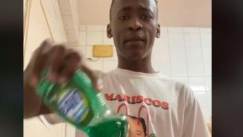 Pide dejar de fumar de una forma que nadie ha visto venir y la camiseta atrae toda la atención