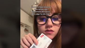 Se le rompe el abono de metro, se hace uno nuevo y lo que sale detrás de la foto es imperdible