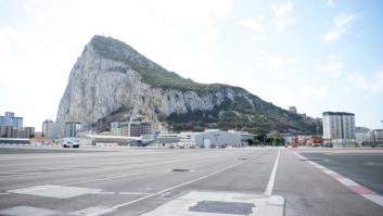 Reino Unido se topa con un "monumental" problema: "España está obsesionada con el aeropuerto de Gibraltar"