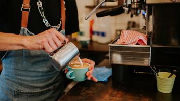 Un camarero se lleva una ovación cerrada al decir todo esto de lo que se ve en muchos bares y restaurantes