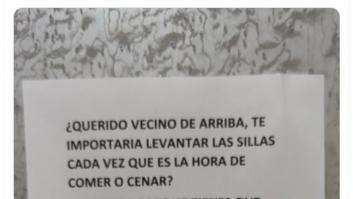 Hay muchas formas de quejarse de los de arriba, pero ninguna como la del vecino de este cartel