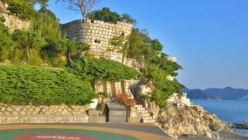 Levanta un castillo con sus propias manos sin plano y ahora lo visitan millones de personas: "Hacen fila para la foto de su vida"