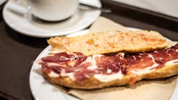 Un experto jamonero avisa: llevas toda la vida comiendo mal la tostada con jamón del desayuno