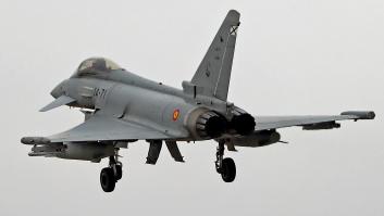 Exhibición de un piloto del ejército español en Francia