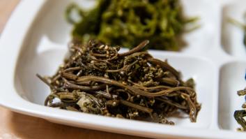 Este país usa como guarnición estrella la 'hierba del diablo' que crece en toda España y es repudiada por su toxicidad