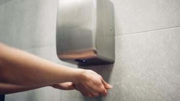 Un químico da esta explicación para justificar la razón por la que no usa el secador de manos