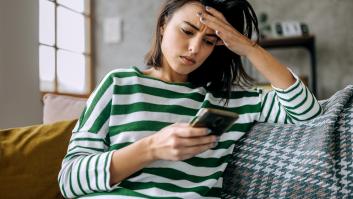 Mi hijo me mandó una foto de las vacaciones: olvidó ocultar algo que acabó con nuestra relación