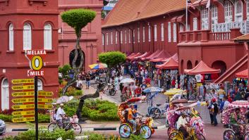 Una pareja va de viaje a Malasia y lo que se encuentran no es para nada lo que esperaban