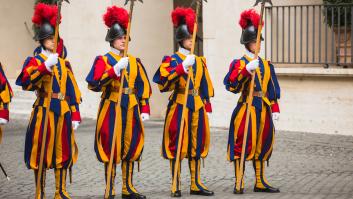 El ejército más importante del mundo con la misión de proteger al Papa: así opera la Guardia Suiza