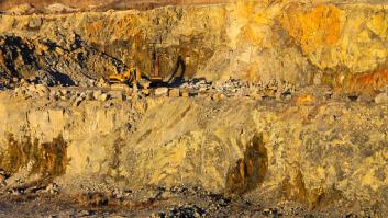 La familia va de vacaciones al camping y al tercer día tropiezan con un tesoro de 1.900 quilates de valor incierto