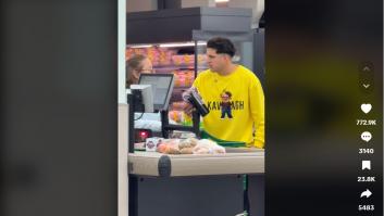 Esta escena grabada en la caja de un Mercadona va camino del millón de 'me gusta' en un día