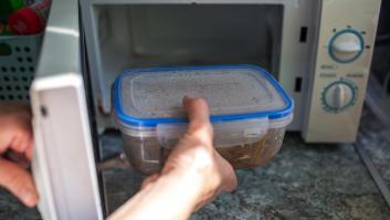 La pieza del microondas que hay que cambiar: casi ningún español lo hace y al final lo pagamos caro
