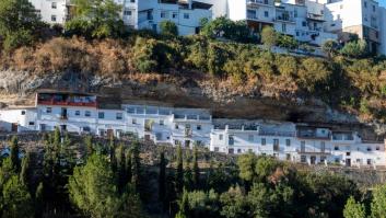 Ni Málaga ni Sevilla: en Portugal se fijan en este pequeño pueblo andaluz donde "siempre es de noche"