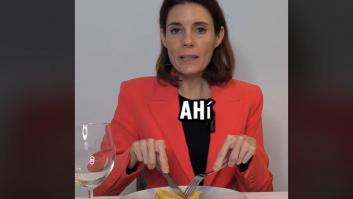 Una experta en etiqueta dice cómo se debe comer una tortilla de patata: los comentarios surgen por sí solos