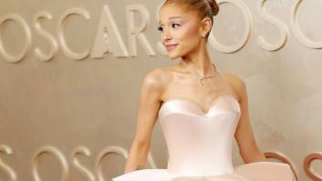 Ariana Grande en la alfombra roja de los Oscar 2025