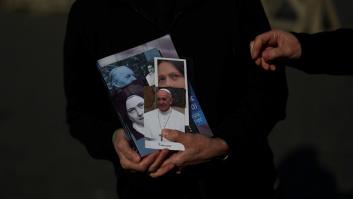 El papa Francisco durmió bien toda la noche y permanece estable