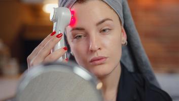 Piel firme y adiós a las arrugas con este increíble masajeador facial que eleva el rostro