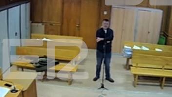 El juez compara el chiste de Quequé sobre el Valle de los Caídos con "volar" la plaza de Pedro Zerolo y desliza que "todos los homosexuales han abusado de niños"