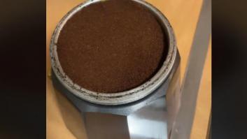 Lo que dice y hace con el café genera una tromba de comentarios: "¿Soy la única que se lo echa?"