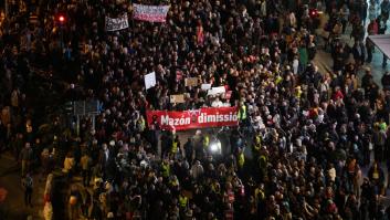 La octava manifestación para exigir que Mazón dimita por la DANA recorre las calles de Valencia