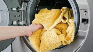 Un técnico reparador echa por tierra el truco de moda de las lavadoras y pide dejar de echar este líquido