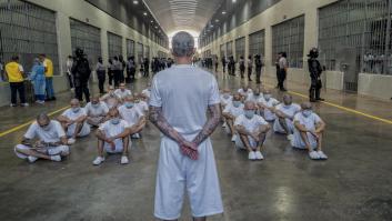 EEUU manda a El Salvador a los primeros deportados bajo la Ley de Enemigos Extranjeros