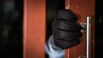 Un inspector jefe aclara qué hay que hacer con las persianas en verano para no llamar la atención de los ladrones