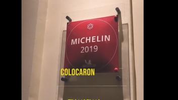 Aplausos para el cartel que ha puesto un estrella Michelín en su entrada: "Es brillante, increíblemente ingenioso"