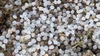 Alerta máxima entre los científicos por lo que está cayendo del cielo: es peor que la lluvia ácida