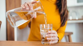 Adiós a los ocho vasos de agua al día: la recomendación tras estudiar a 5.000 personas de todas las edades
