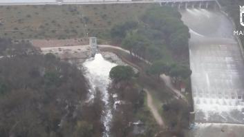 Madrid pide a la población no acercarse a su puente más famoso por riesgo de desbordamiento del río Manzanares