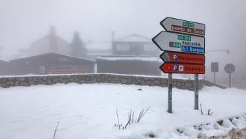 Un observador jubilado de la AEMET saca la cámara de fotos y enamora a toda España con el aspecto de la sierra blanca de Madrid