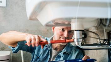 Este es el sueldo de un fontanero en 2025 en España