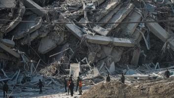 Los residentes de 900 pisos se quedan sin luz durante 2 meses, empiezan a hacer preguntas y son expulsados