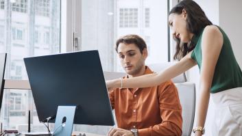 Ni las horas ni la falta de motivación: advierten de la causa silenciosa por la que la Generación Z rechaza su primer empleo