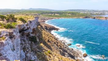 Menorca impacta al mundo con la espuma en sus costas descubierta desde el espacio