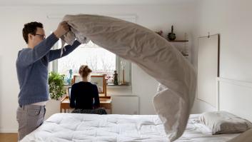 Una profesional del orden resalta la tarea que muchos se dejan por hacer por la mañana y hace que el 50% de tu cuarto esté ordenado