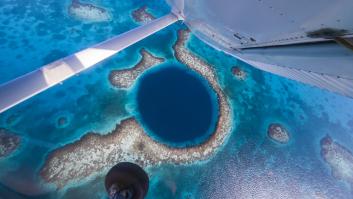 Una expedición recoge muestras del agujero azul más profundo de la Tierra y da con un fenómeno inquietante
