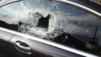 Rompen la ventanilla del coche de un discapacitado para robarle y deja una nota estremecedora: "Ya me han robado dos veces así"