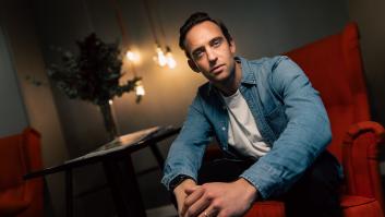 Joël Dicker: "El problema de la polarización es que no somos capaces de soportar que el otro sea distinto"