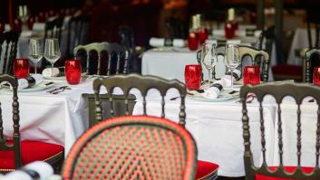 El dueño de un restaurante se deja una autorreseña: lo que cuenta de unos clientes, significativo