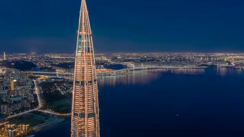 El edificio ruso inspirado en un fuerte sueco que es todo un símbolo de prosperidad en esta ciudad de Europa